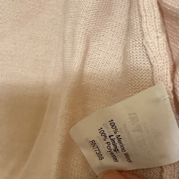 Sweater J. Crew Light Pink merino wool NWOT with Champagne Sequins Size Small - Picture 3 of 5
